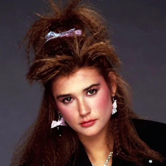 📼☎️ 💄👑Celebrating the 1980s! 🪭💍💎📿 - Picture 3 of 16